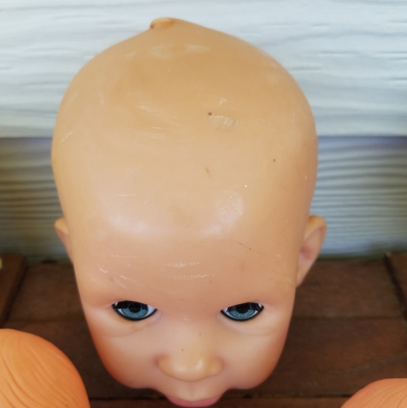 Random Vintage lot of 5 Doll Heads Plastic Randtoy Lee Ward Odd Doll Heads Diy - Picture 2 of 8